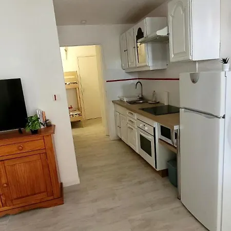4 Personnes à 100 Mètres De La Appartement